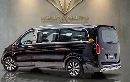 Mercedes-Benz V-Класс, 2024 год, 6 850 000 рублей, 5 фотография