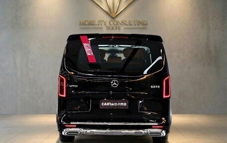 Mercedes-Benz V-Класс, 2024 год, 6 850 000 рублей, 6 фотография