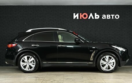 Infiniti QX70, 2014 год, 2 260 000 рублей, 9 фотография