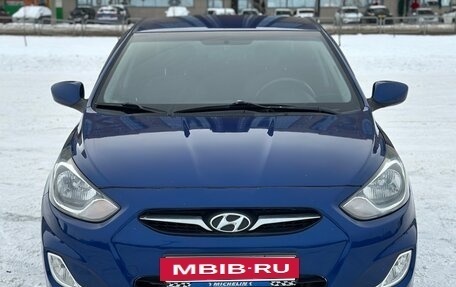 Hyundai Solaris II рестайлинг, 2012 год, 730 000 рублей, 3 фотография