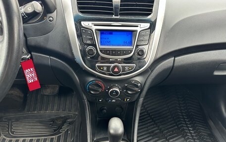 Hyundai Solaris II рестайлинг, 2012 год, 730 000 рублей, 18 фотография