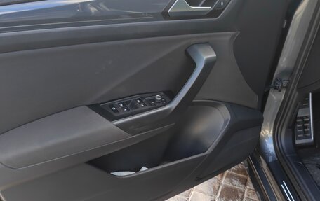 Volkswagen T-Roc I, 2020 год, 2 488 000 рублей, 19 фотография