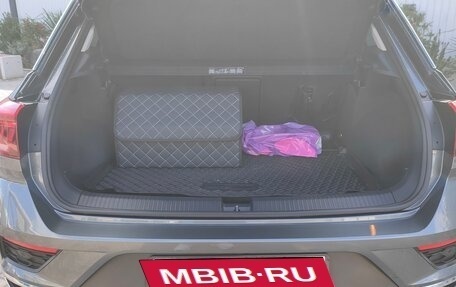 Volkswagen T-Roc I, 2020 год, 2 488 000 рублей, 21 фотография