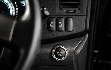 Toyota ISis I, 2010 год, 1 200 000 рублей, 14 фотография