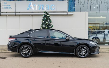 Toyota Camry, 2021 год, 3 390 000 рублей, 6 фотография