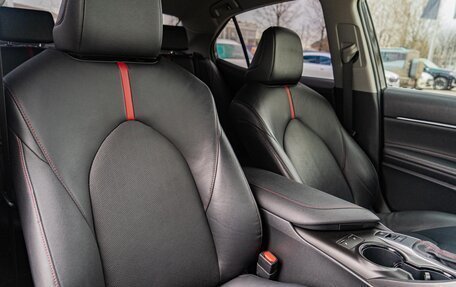 Toyota Camry, 2021 год, 3 390 000 рублей, 11 фотография