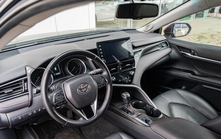 Toyota Camry, 2021 год, 3 390 000 рублей, 8 фотография