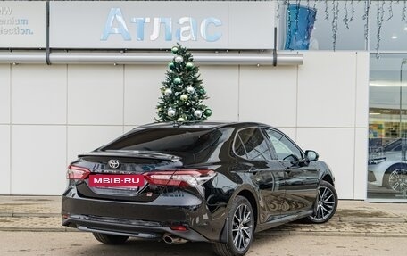 Toyota Camry, 2021 год, 3 390 000 рублей, 2 фотография