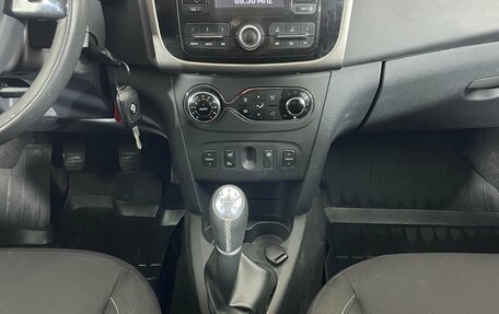 Renault Sandero II рестайлинг, 2016 год, 899 000 рублей, 13 фотография