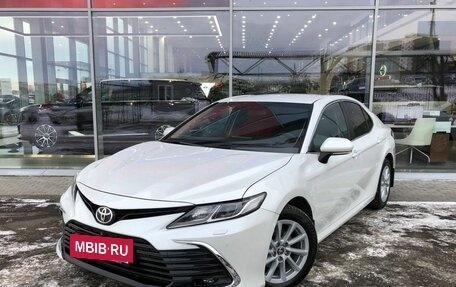 Toyota Camry, 2021 год, 3 200 000 рублей, 5 фотография