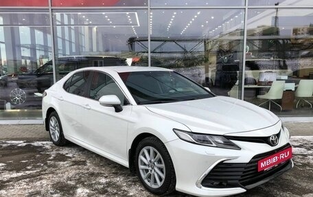 Toyota Camry, 2021 год, 3 200 000 рублей, 7 фотография