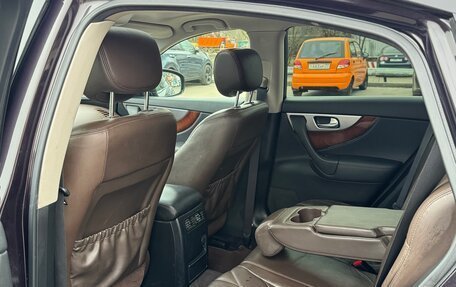 Infiniti FX II, 2011 год, 1 450 000 рублей, 27 фотография