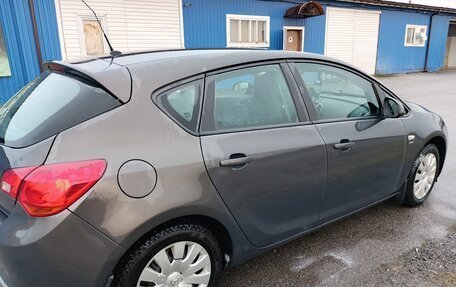 Opel Astra J, 2013 год, 635 000 рублей, 3 фотография