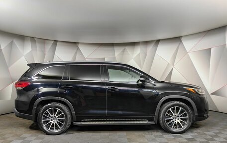 Toyota Highlander III, 2018 год, 2 979 000 рублей, 6 фотография