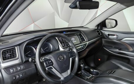 Toyota Highlander III, 2018 год, 2 979 000 рублей, 19 фотография