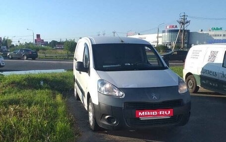 Peugeot Partner II рестайлинг 2, 2015 год, 550 000 рублей, 2 фотография