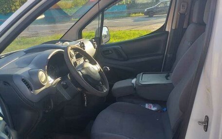 Peugeot Partner II рестайлинг 2, 2015 год, 550 000 рублей, 4 фотография