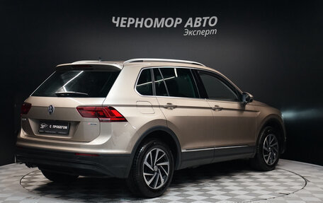 Volkswagen Tiguan II, 2018 год, 2 280 000 рублей, 5 фотография
