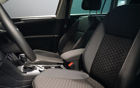 Volkswagen Tiguan II, 2018 год, 2 280 000 рублей, 9 фотография