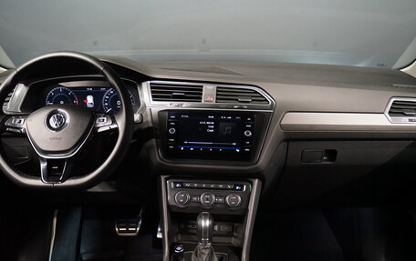 Volkswagen Tiguan II, 2018 год, 2 280 000 рублей, 18 фотография