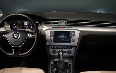 Volkswagen Passat B8 рестайлинг, 2016 год, 2 055 000 рублей, 19 фотография