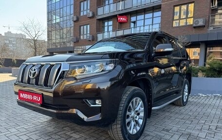 Toyota Land Cruiser Prado 150 рестайлинг 2, 2018 год, 5 700 000 рублей, 1 фотография