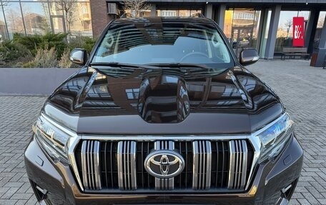 Toyota Land Cruiser Prado 150 рестайлинг 2, 2018 год, 5 700 000 рублей, 6 фотография