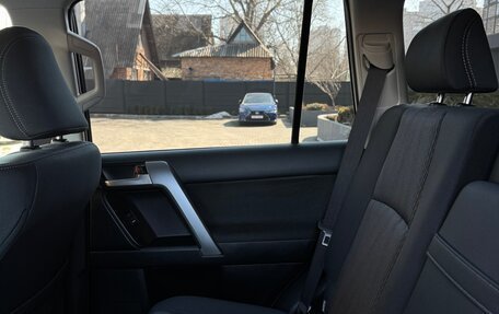 Toyota Land Cruiser Prado 150 рестайлинг 2, 2018 год, 5 700 000 рублей, 24 фотография