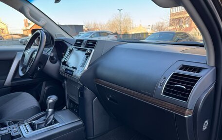 Toyota Land Cruiser Prado 150 рестайлинг 2, 2018 год, 5 700 000 рублей, 25 фотография