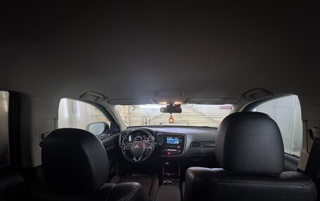 Mitsubishi Outlander III рестайлинг 3, 2015 год, 1 680 000 рублей, 2 фотография