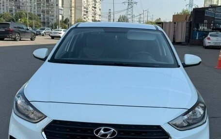 Hyundai Solaris II рестайлинг, 2019 год, 1 350 000 рублей, 10 фотография