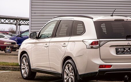 Mitsubishi Outlander III рестайлинг 3, 2013 год, 1 565 000 рублей, 9 фотография