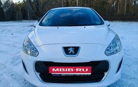 Peugeot 308 II, 2011 год, 535 000 рублей, 2 фотография