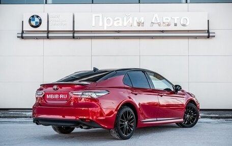 Toyota Camry, 2021 год, 3 460 000 рублей, 2 фотография