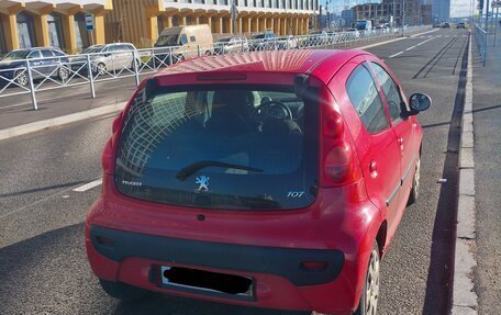 Peugeot 107 I рестайлинг, 2011 год, 330 000 рублей, 3 фотография