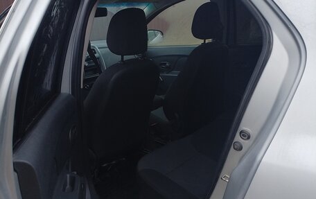 Renault Logan II, 2016 год, 350 000 рублей, 9 фотография