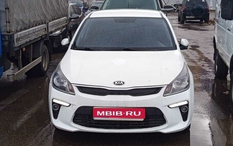 KIA Rio IV, 2018 год, 1 000 000 рублей, 1 фотография