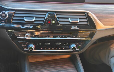 BMW 5 серия, 2019 год, 2 700 000 рублей, 14 фотография