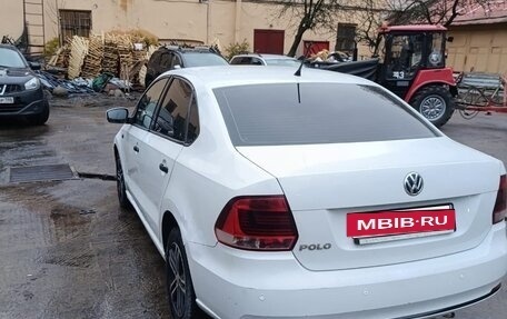 Volkswagen Polo VI (EU Market), 2016 год, 490 000 рублей, 2 фотография