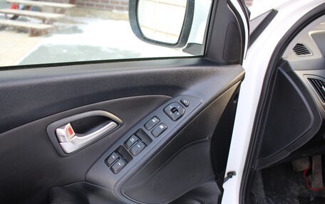 Hyundai ix35 I рестайлинг, 2013 год, 1 120 000 рублей, 10 фотография