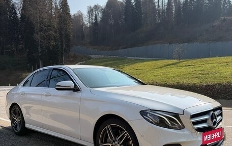 Mercedes-Benz E-Класс, 2019 год, 3 800 000 рублей, 3 фотография