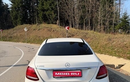 Mercedes-Benz E-Класс, 2019 год, 3 800 000 рублей, 8 фотография