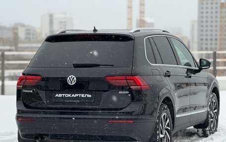 Volkswagen Tiguan II, 2018 год, 2 700 000 рублей, 2 фотография