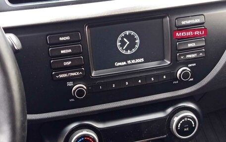 KIA Rio IV, 2018 год, 1 000 000 рублей, 8 фотография