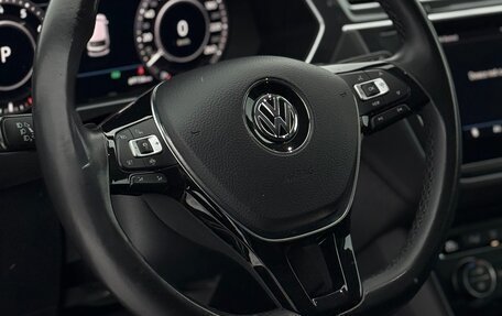 Volkswagen Tiguan II, 2018 год, 2 700 000 рублей, 25 фотография