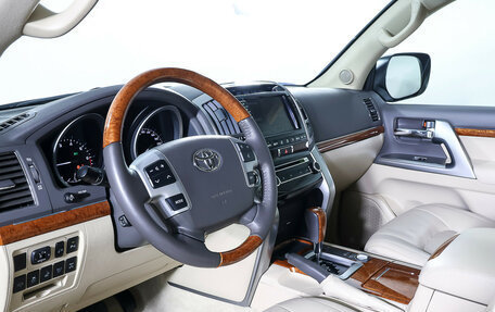 Toyota Land Cruiser 200, 2015 год, 5 190 000 рублей, 16 фотография