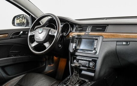 Skoda Superb III рестайлинг, 2012 год, 1 100 000 рублей, 2 фотография