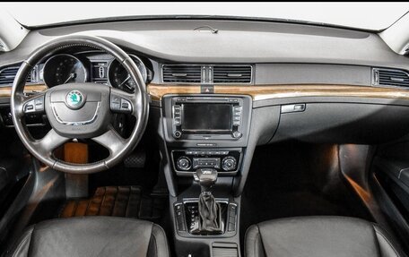 Skoda Superb III рестайлинг, 2012 год, 1 100 000 рублей, 4 фотография