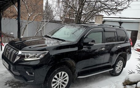 Toyota Land Cruiser Prado 150 рестайлинг 2, 2018 год, 6 600 000 рублей, 3 фотография
