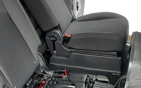 Ford C-MAX II, 2019 год, 1 860 000 рублей, 16 фотография